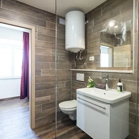 Gostinjska kuća Apinelo Port Split