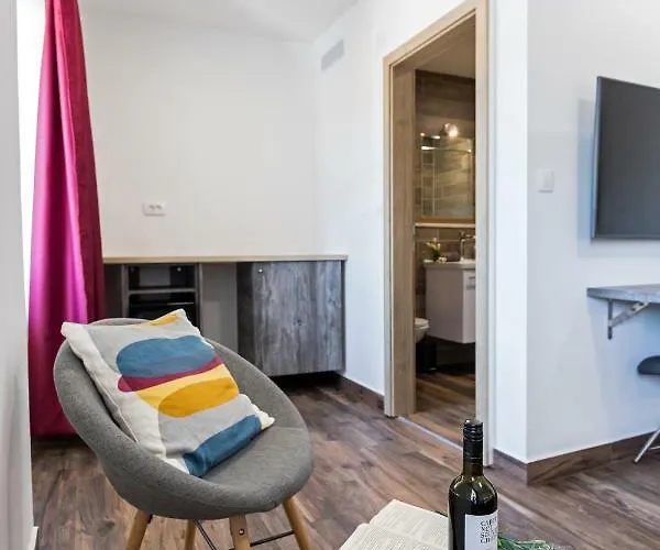 Maison d'hôtes Apinelo Port 4*