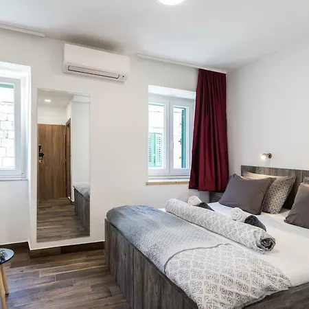 Guest house Apinelo Port 4*